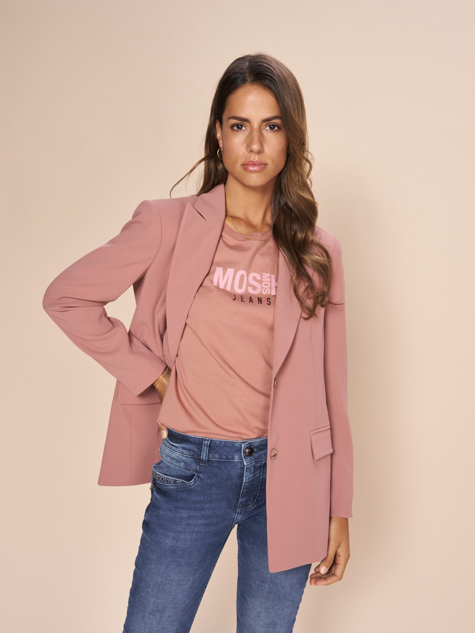 Modelshot / Burlwood / Detail